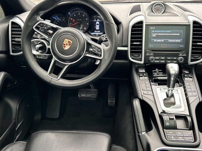 2017 Porsche Cayenne Platinum Edition