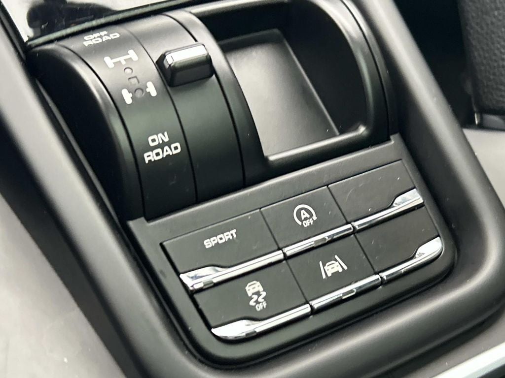 2017 Porsche Cayenne Platinum Edition