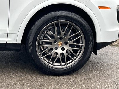 2017 Porsche Cayenne Platinum Edition