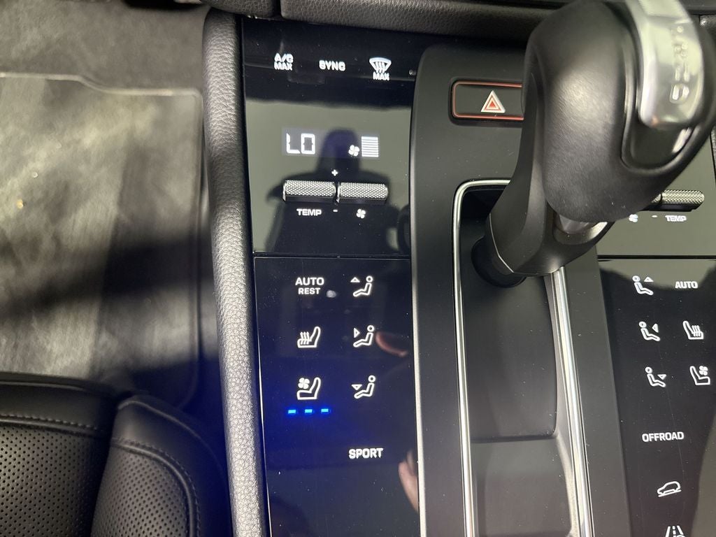 2022 Porsche Macan Base