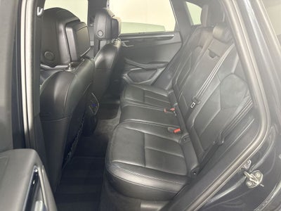 2022 Porsche Macan Base