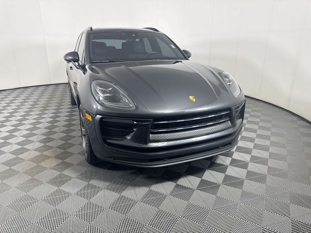 2022 Porsche Macan Base