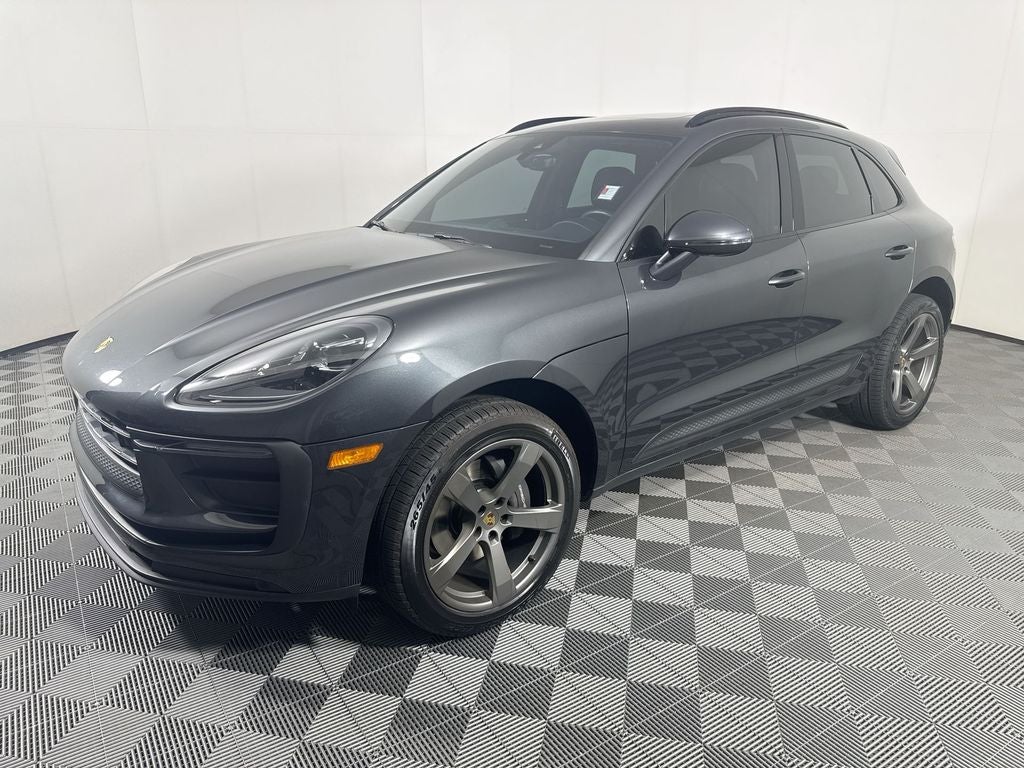 2022 Porsche Macan Base