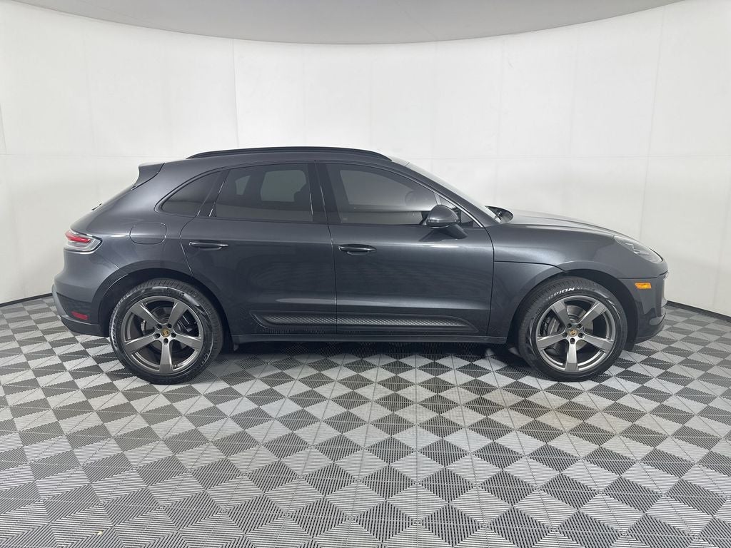 2022 Porsche Macan Base