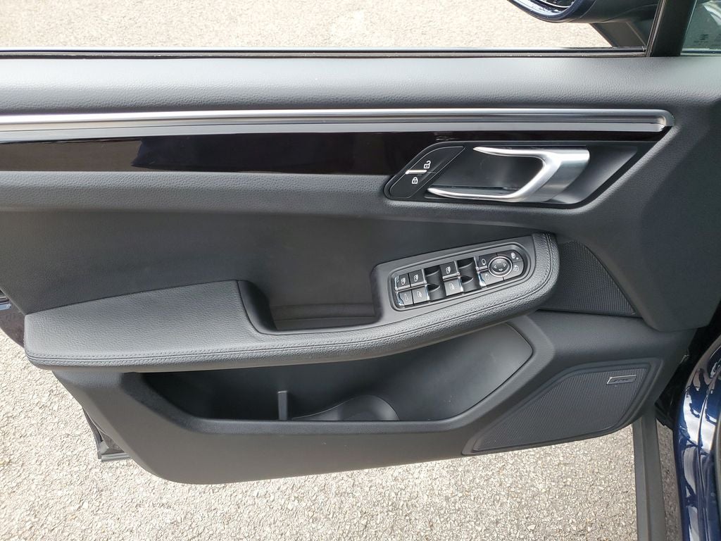 2021 Porsche Macan Base