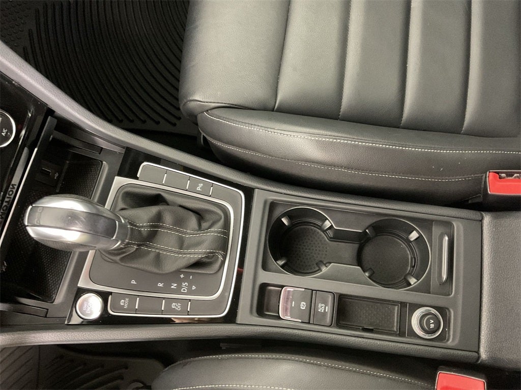 2017 Volkswagen Golf R Base 4Motion