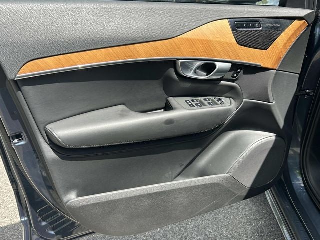 2024 Volvo XC90 B6 Plus Bright Theme