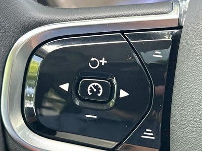 2024 Volvo XC90 B6 Plus Bright Theme