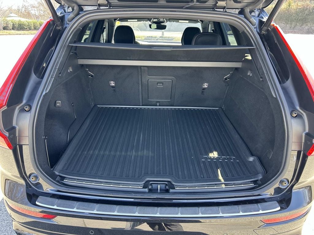 2022 Volvo XC60 R-Design