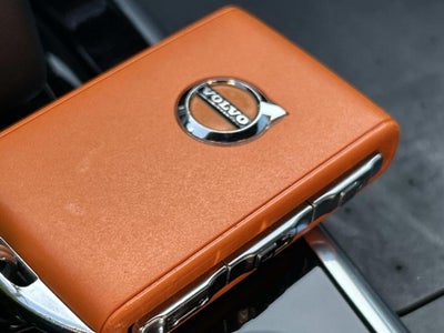 2022 Volvo XC60 R-Design