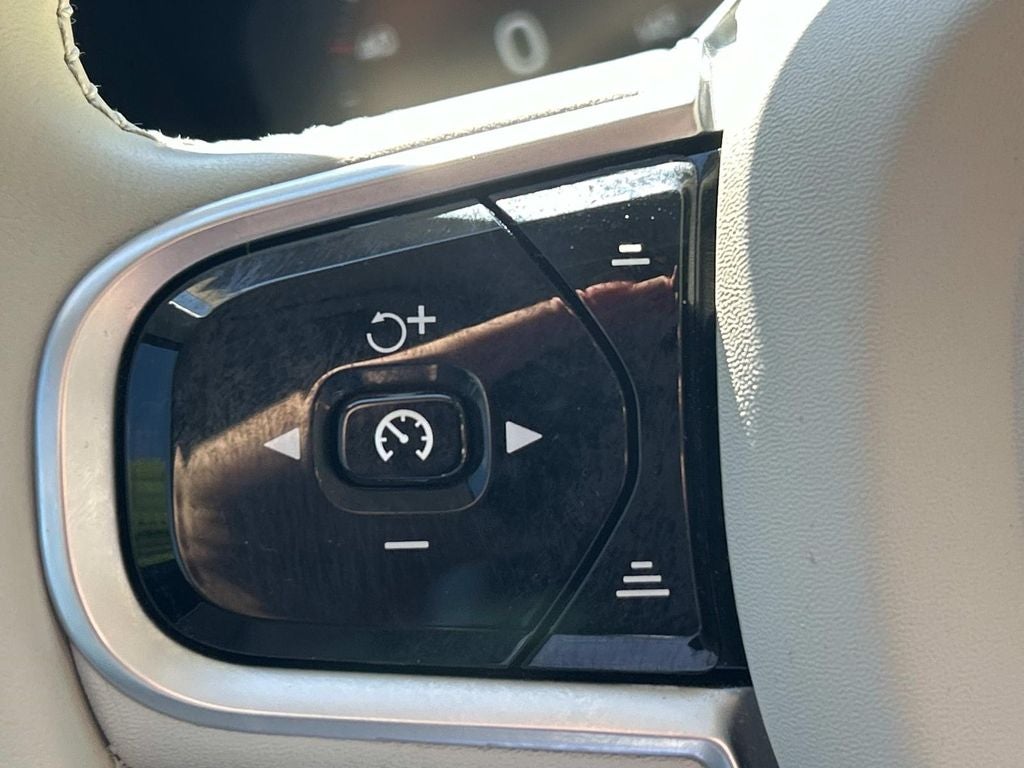 2020 Volvo XC90 Momentum