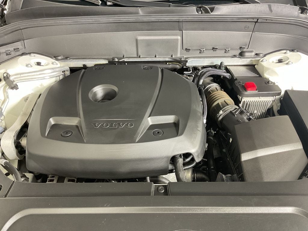 2020 Volvo XC90 T6 Momentum