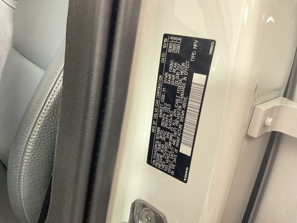 2020 Volvo XC90 T6 Momentum