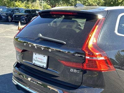 2023 Volvo XC60 B5 Ultimate Bright Theme
