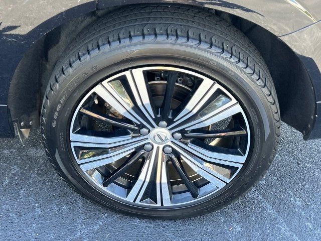 2023 Volvo XC60 B5 Ultimate Bright Theme