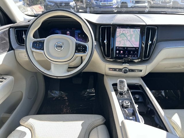 2023 Volvo XC60 B5 Ultimate Bright Theme