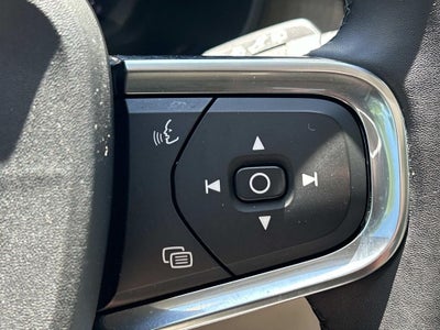 2024 Volvo XC40 B5 Plus Bright Theme