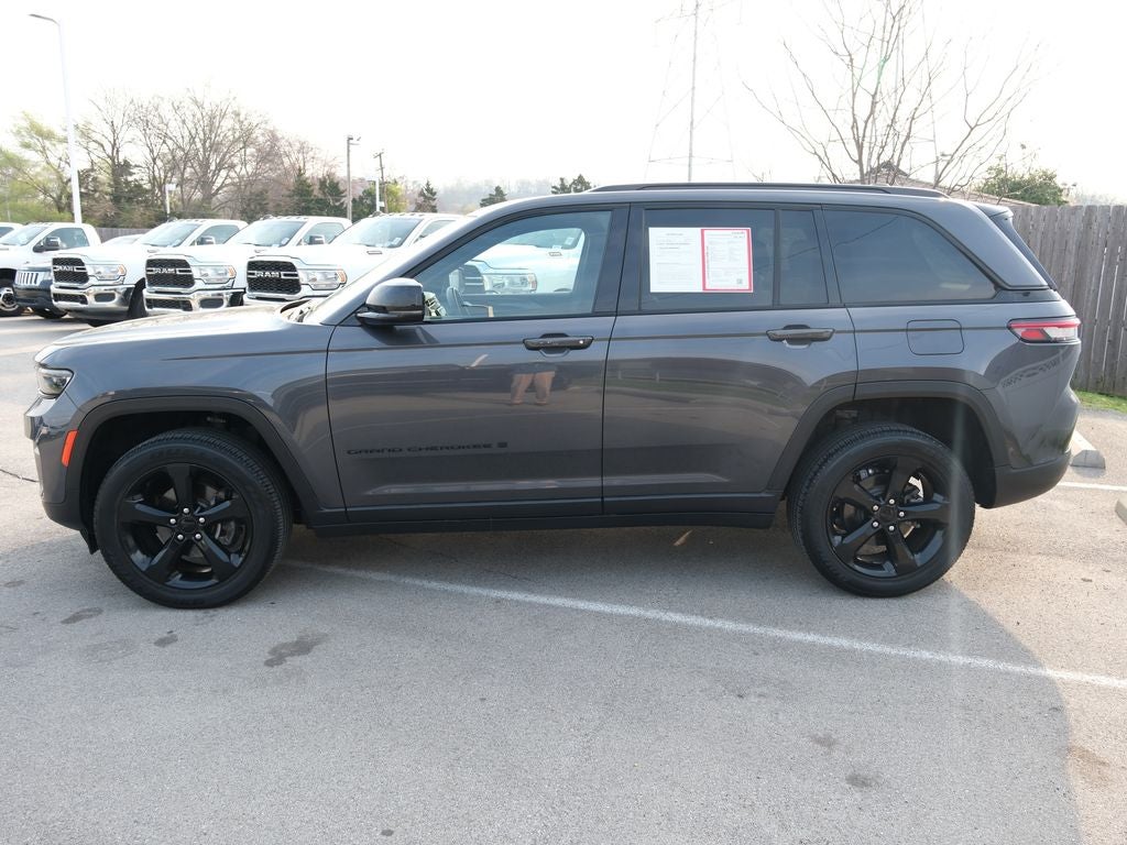 2022 Jeep Grand Cherokee Altitude