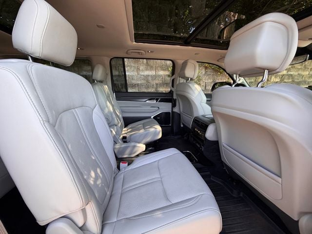 2023 Jeep Wagoneer Series III