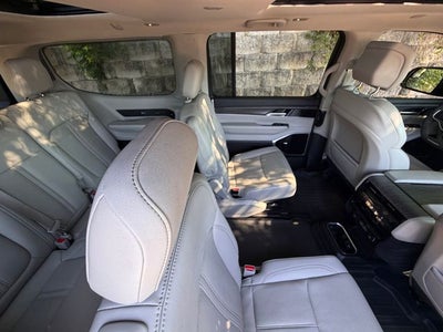 2023 Jeep Wagoneer Series III