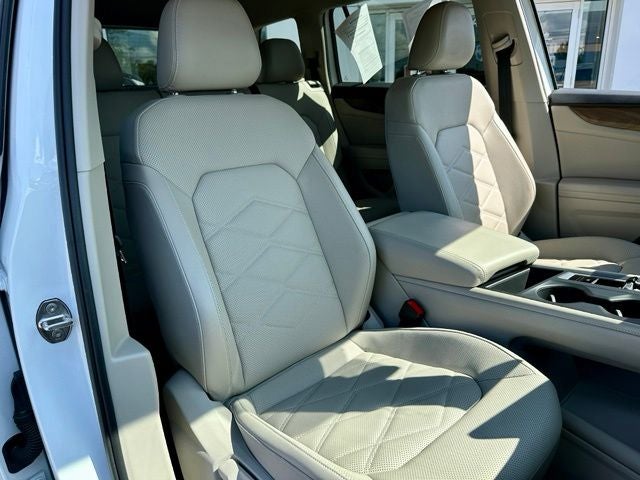 2024 Volkswagen Atlas 2.0T SE