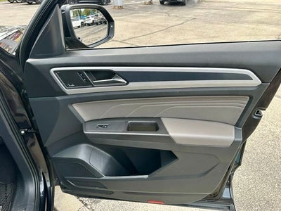2023 Volkswagen Atlas Cross Sport 3.6L V6 SEL Premium R-Line