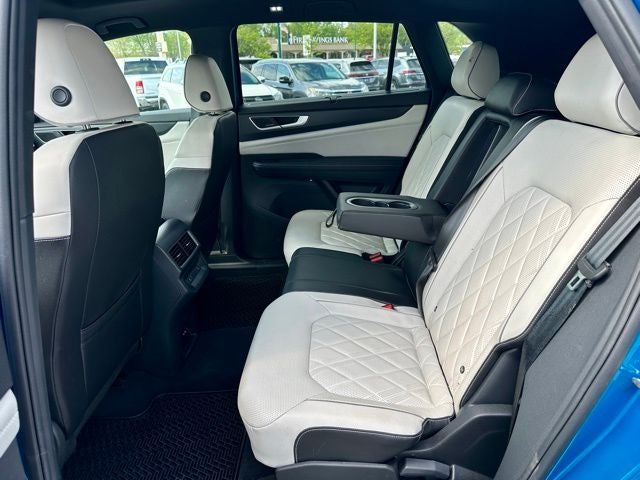 2024 Volkswagen Atlas Cross Sport 2.0T SEL Premium R-Line