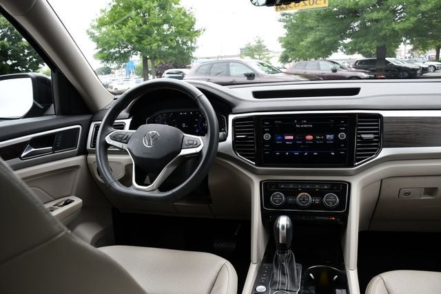 2022 Volkswagen Atlas 3.6L V6 SE w/Technology