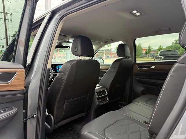 2025 Volkswagen Atlas 2.0T SE