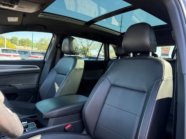2023 Volkswagen Atlas Cross Sport 2.0T SEL R-Line Black