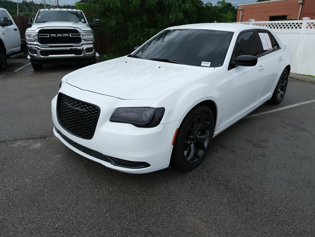 2023 Chrysler 300 Touring