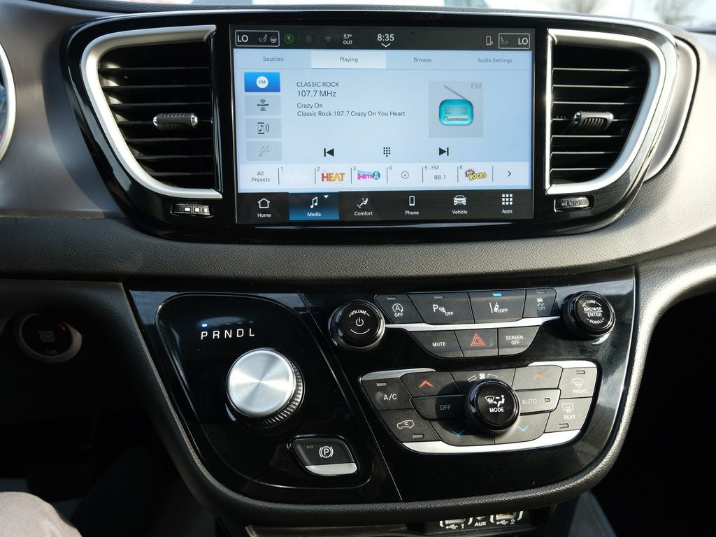 2025 Chrysler Pacifica Select