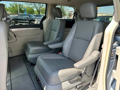 2012 Volkswagen Routan SE