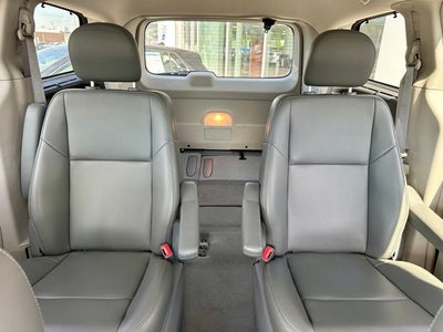 2012 Volkswagen Routan SE