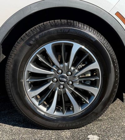 2019 Lincoln Nautilus Select