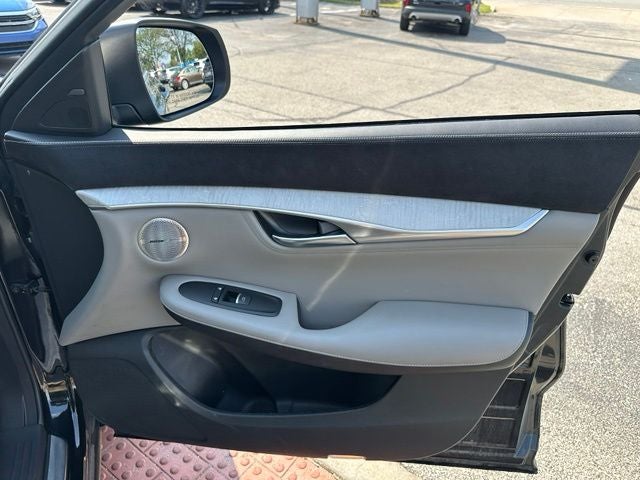 2023 INFINITI QX50 Sensory