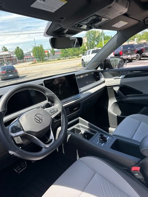 2025 Volkswagen Tiguan 2.0T SE R-Line Black