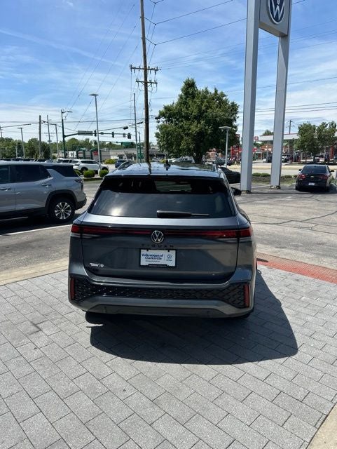 2025 Volkswagen Tiguan 2.0T SE R-Line Black