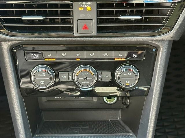 2024 Volkswagen Taos 1.5T SE Black