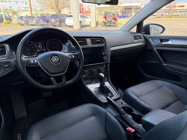 2018 Volkswagen Golf SportWagen SE