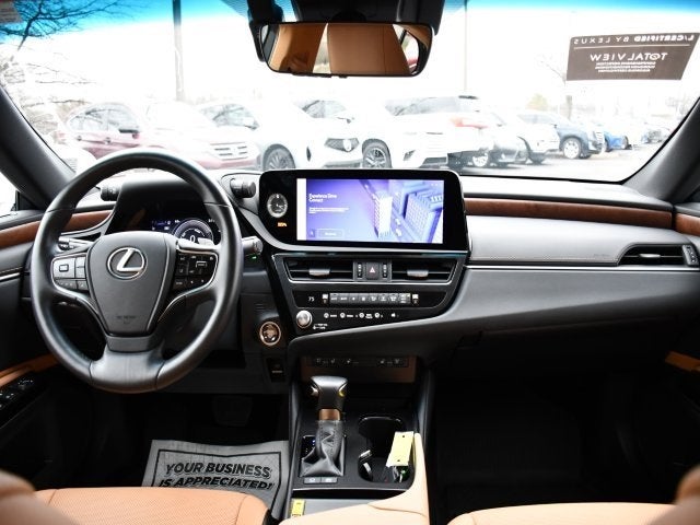 2025 Lexus ES 300h