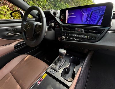 2025 Lexus ES 300h