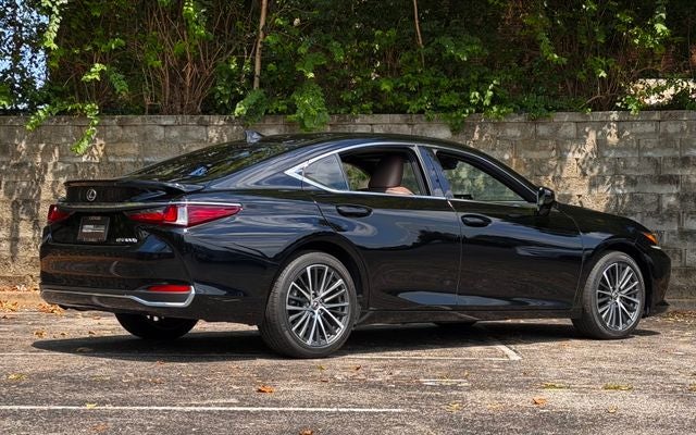2025 Lexus ES 300h