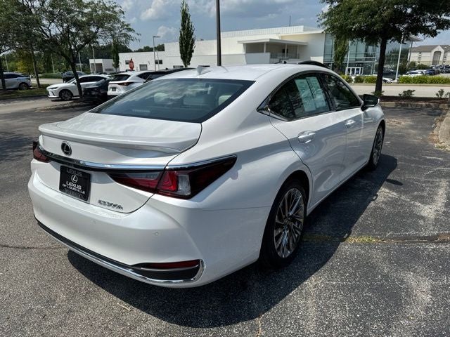 2024 Lexus ES 300h Luxury