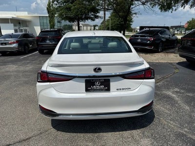 2024 Lexus ES 300h Luxury