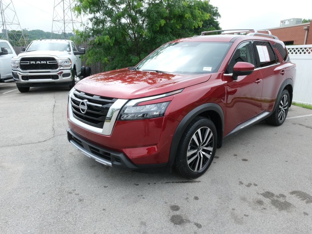 2025 Nissan Pathfinder Platinum