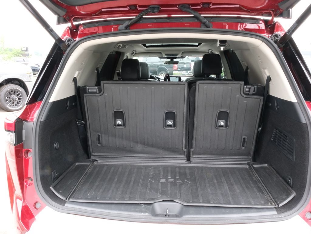 2025 Nissan Pathfinder Platinum