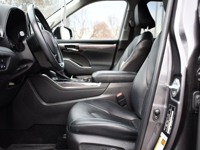 2022 Toyota Highlander Platinum