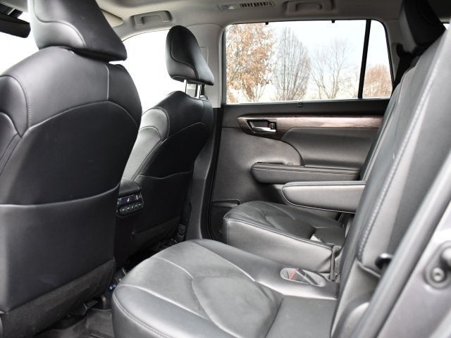 2022 Toyota Highlander Platinum