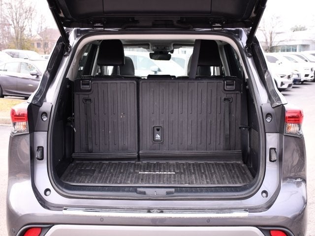 2022 Toyota Highlander Platinum